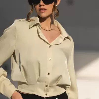 Blusa Fluida com Ombreiras Decorativas SPACCIO by Cristina