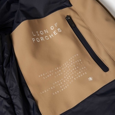 Blusão acolchoado com capuz embutido Lion of Porches