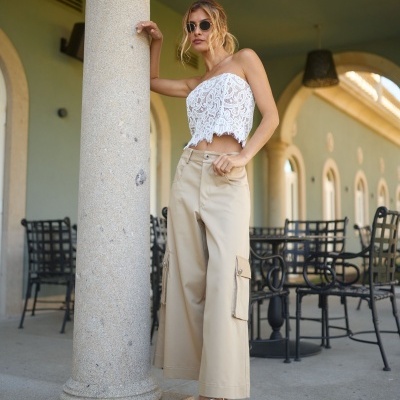 Calça com bolsos Swallow