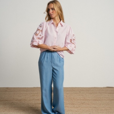 Camisa com bordado nas mangas SMF