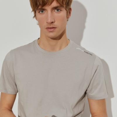 T-shirt básica de algodão Lion of Porches