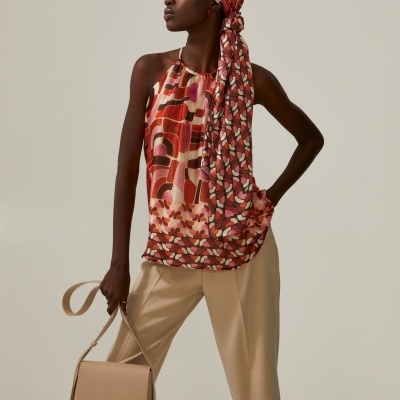 Top fluido com padrão Decenio