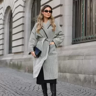 Casaco comprido com padrão e cinto Scripta