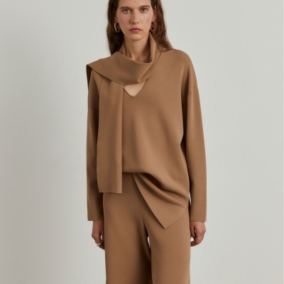 Camisola de malha com cachecol Lion of Porches