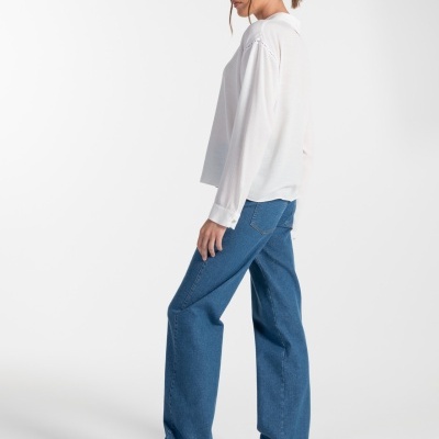 BLUSA COM PORMENOR NAS CAVAS ANA SOUSA