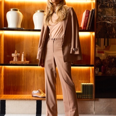 Calça corte reto c/ cinto Swallow