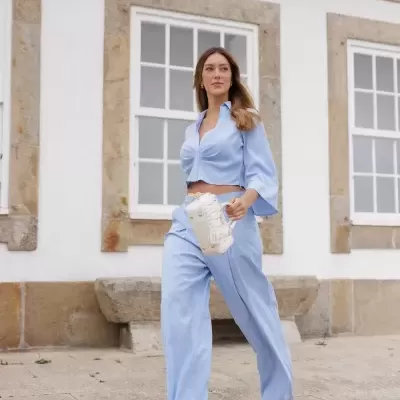 Top liso com colarinho de abas e mangas 3/4 Scripta