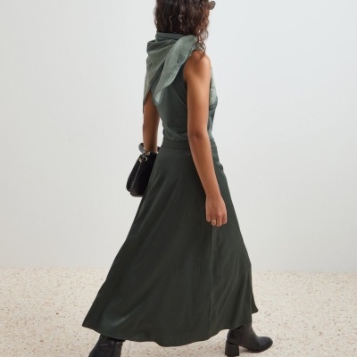 Saia comprida com textura Decenio