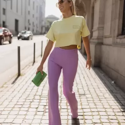 Calça Corte De Sino Com Tira Scripta