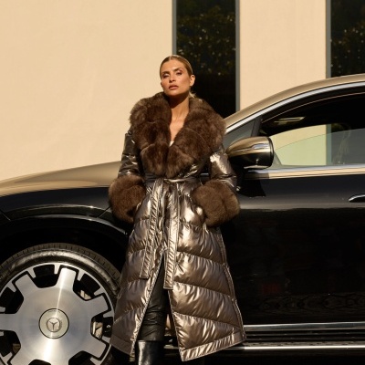 Anorak longo com gola e punhos pêlo de raposa Swallow