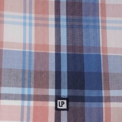 Camisa slim fit com padrão de xadrez e colarinho com dois botões Lion of Porches