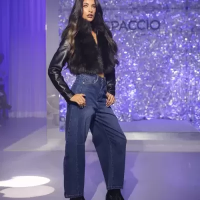 Blusão Curto com Gola de Pelo Spaccio by Cristina