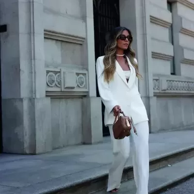 Calça comprida de fitting reto e cintura subida Scripta