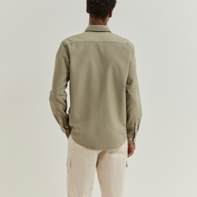 Camisa slim fit em piqué de algodão Lion of Porches