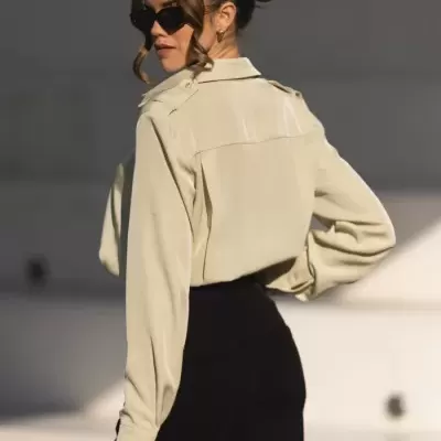 Blusa Fluida com Ombreiras Decorativas SPACCIO by Cristina