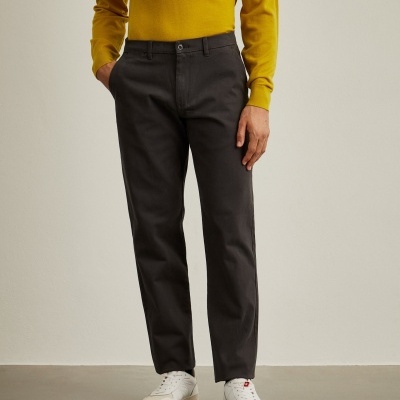 Calças chino regular fit Lion of Porches