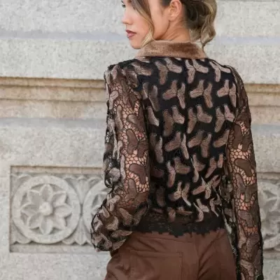 Camisa Rendada com Laços Aveludados Spaccio