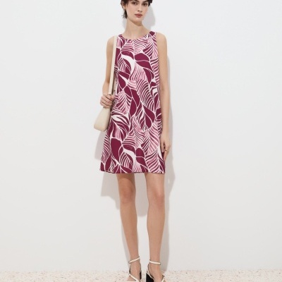 Vestido curto com estampado Decenio