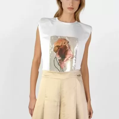 T-shirt com ombreiras Sahoco