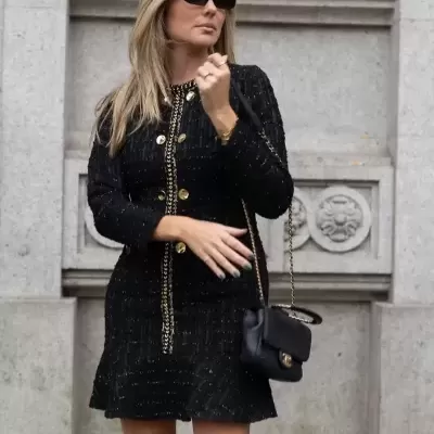 Vestido com pormenor de botões metálicos Scripta