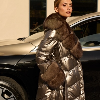 Anorak longo com gola e punhos pêlo de raposa Swallow