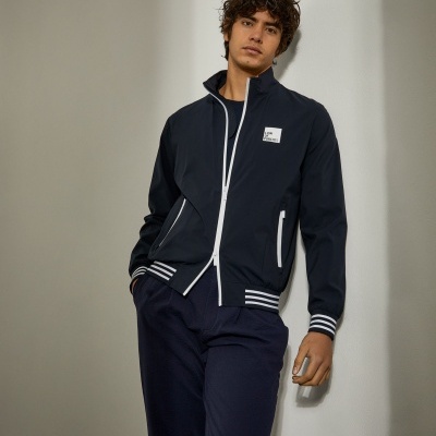 Blusão com gola subida em tecido técnico Lion of Porches