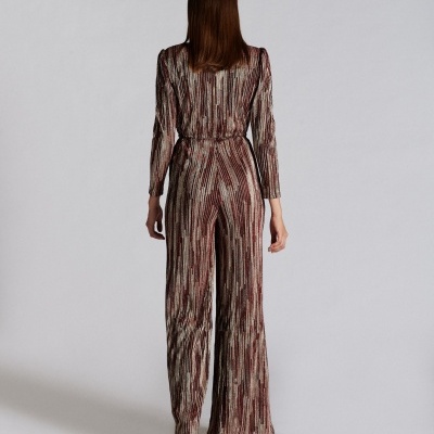 MACACÃO COM GOLA DE ABAS E OMBREIRAS Sahoco