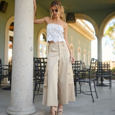 Calça com bolsos Swallow