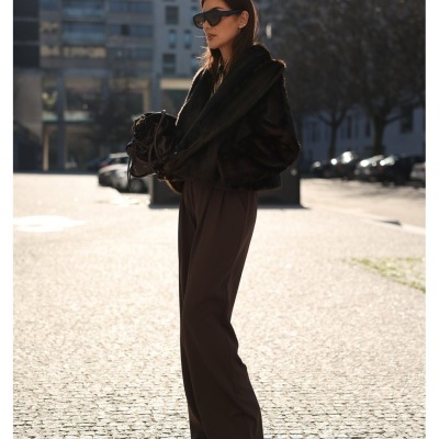 Calça lisa wide leg com pregas Scripta