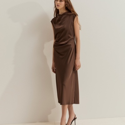 Vestido midi acetinado Lion of Porches