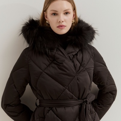 Blusão acolchoado com capuz e cinto Lion of Porches