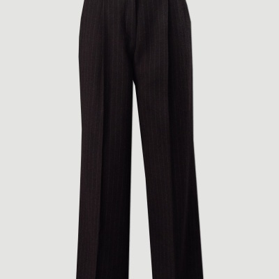 Calça com risca em fazenda Ferrache