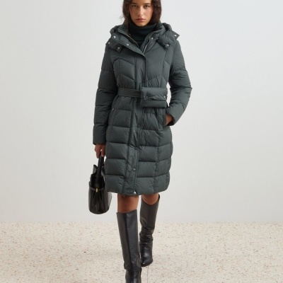 Blazer comprido acolchoado com cinto Decenio