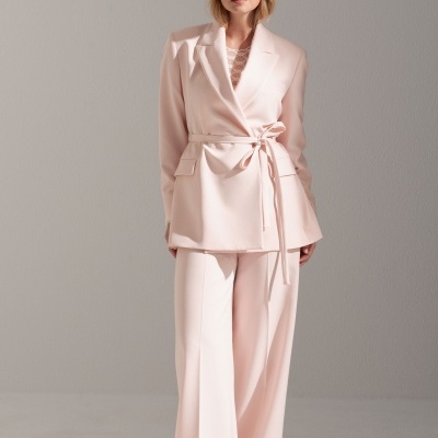 Calça clássica com botão metálico personalizado Ferrache