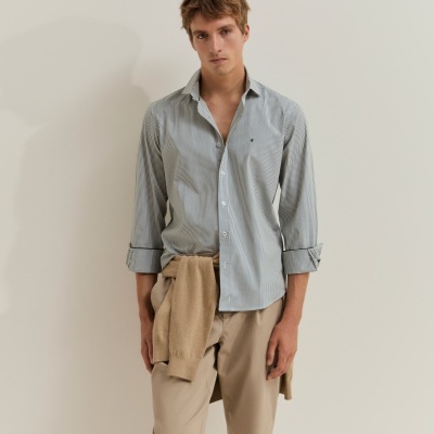 Camisa slim fit às riscas Lion of Porches