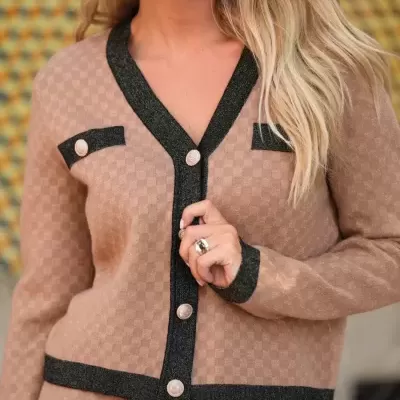 Conjunto malha GLOW: Cardigan e Saia Midi Spaccio