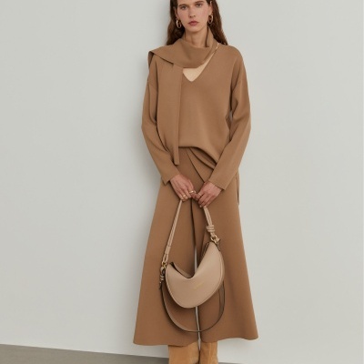 Camisola de malha com cachecol Lion of Porches