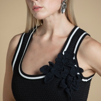 Vestido de malha midi com pormenor floral Sahoco