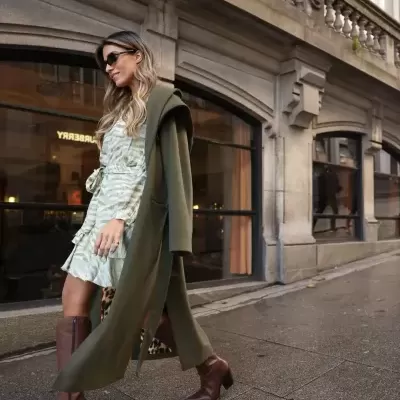 Casaco comprido com capuz e cinto Scripta