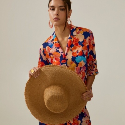 Camisa manga curta com padrão floral Decenio