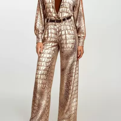 Camisa estampada animal em cetim Sahoco