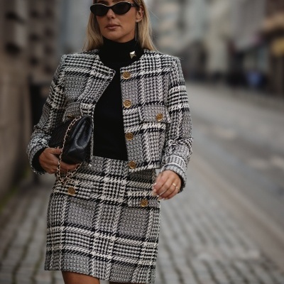 Casaco Curto Em Xadrez Com Botões Metálicos Scripta