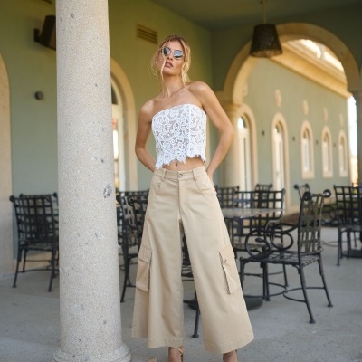 Calça com bolsos Swallow