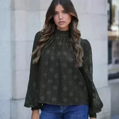 Blusa renda com laço Spaccio