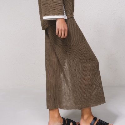 Saia em malha aberta com racha lateral SMF