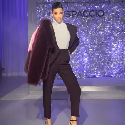 Calças Cintura Subida com Cinto SPACCIO BY CRISTINA