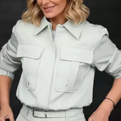 Casaco curto com bolsos utilitários Spaccio by Cristina