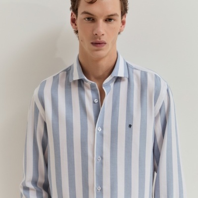 Camisa Slim fit às riscas em liocel e linho Lion of Porches
