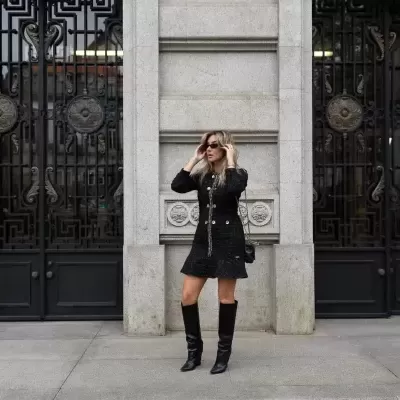 Vestido com pormenor de botões metálicos Scripta