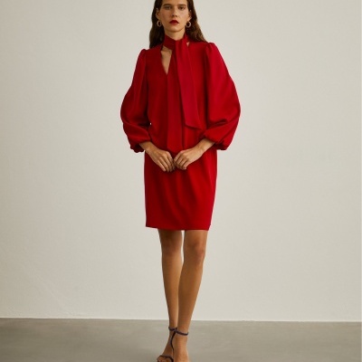 Vestido com decote em V  Lion of Porches